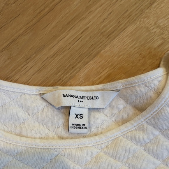 Banana Republic Cream Quilted Sweatshirt - Picture 2 of 3